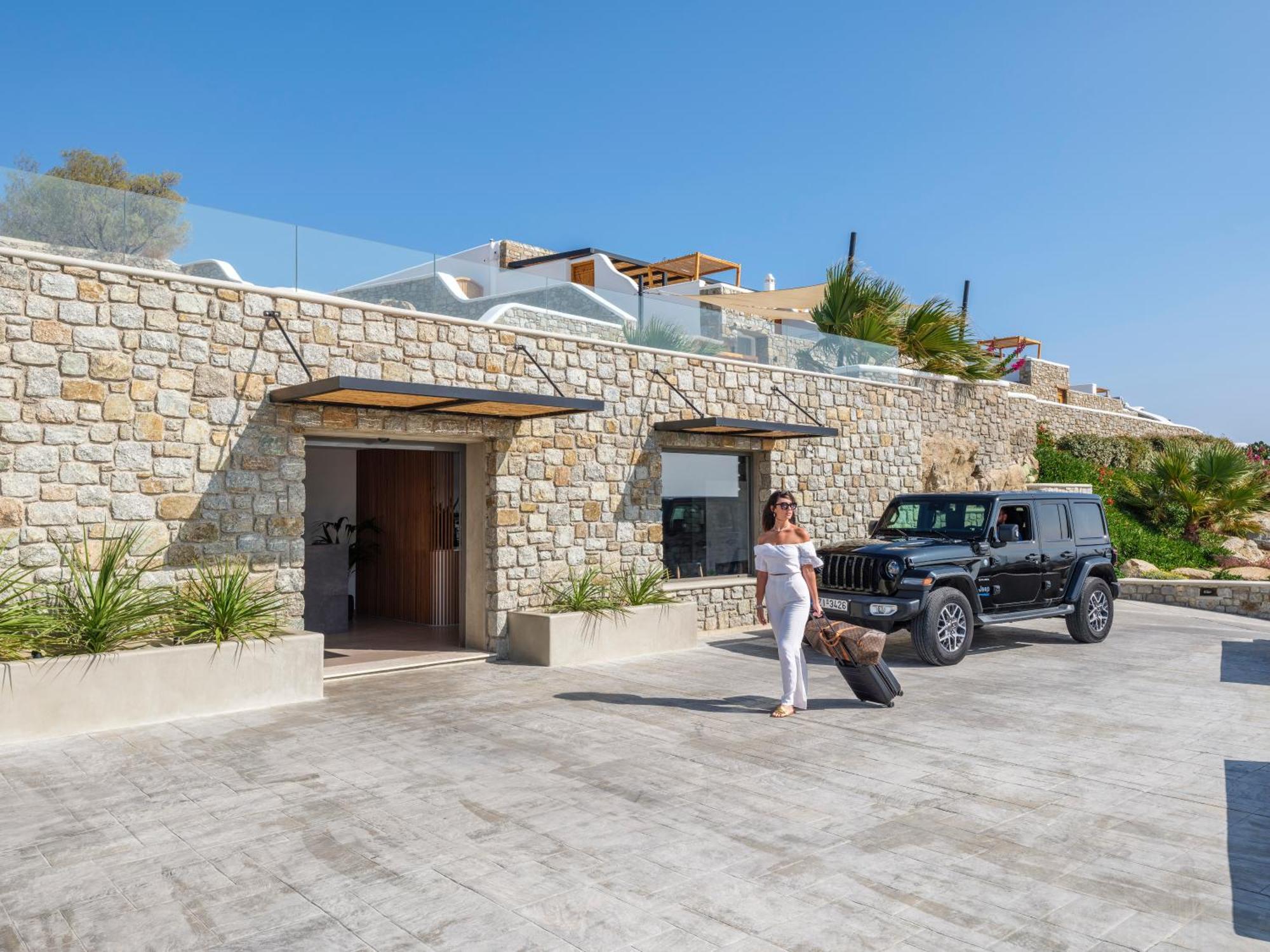 Evi & * Mykonos Town