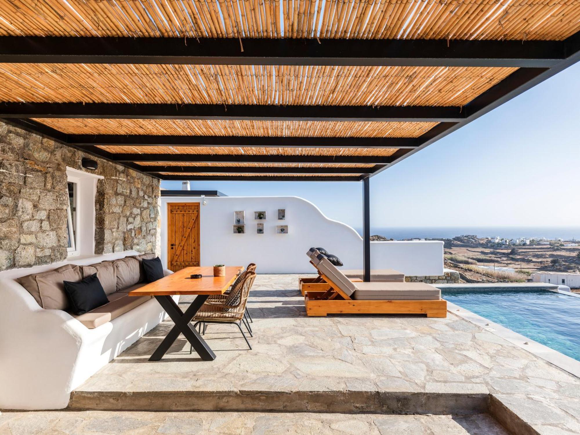 Evi & Mykonos Town