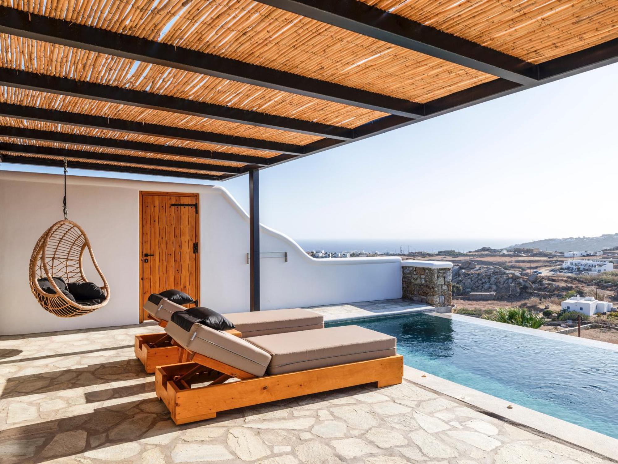Evi & * Mykonos Town