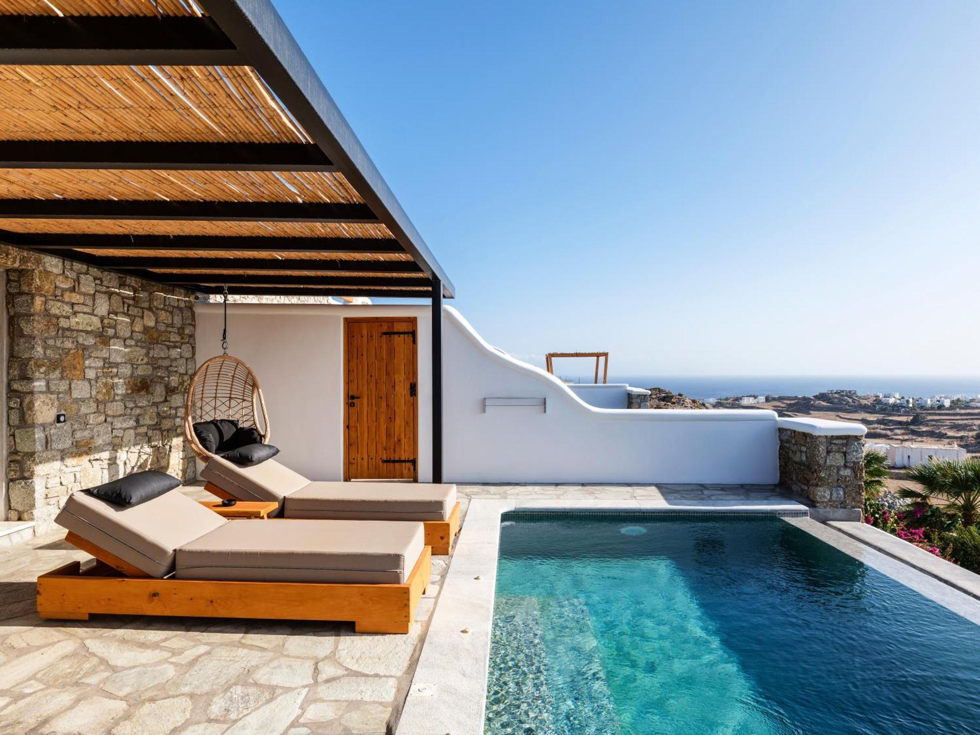 Evi & Mykonos Town