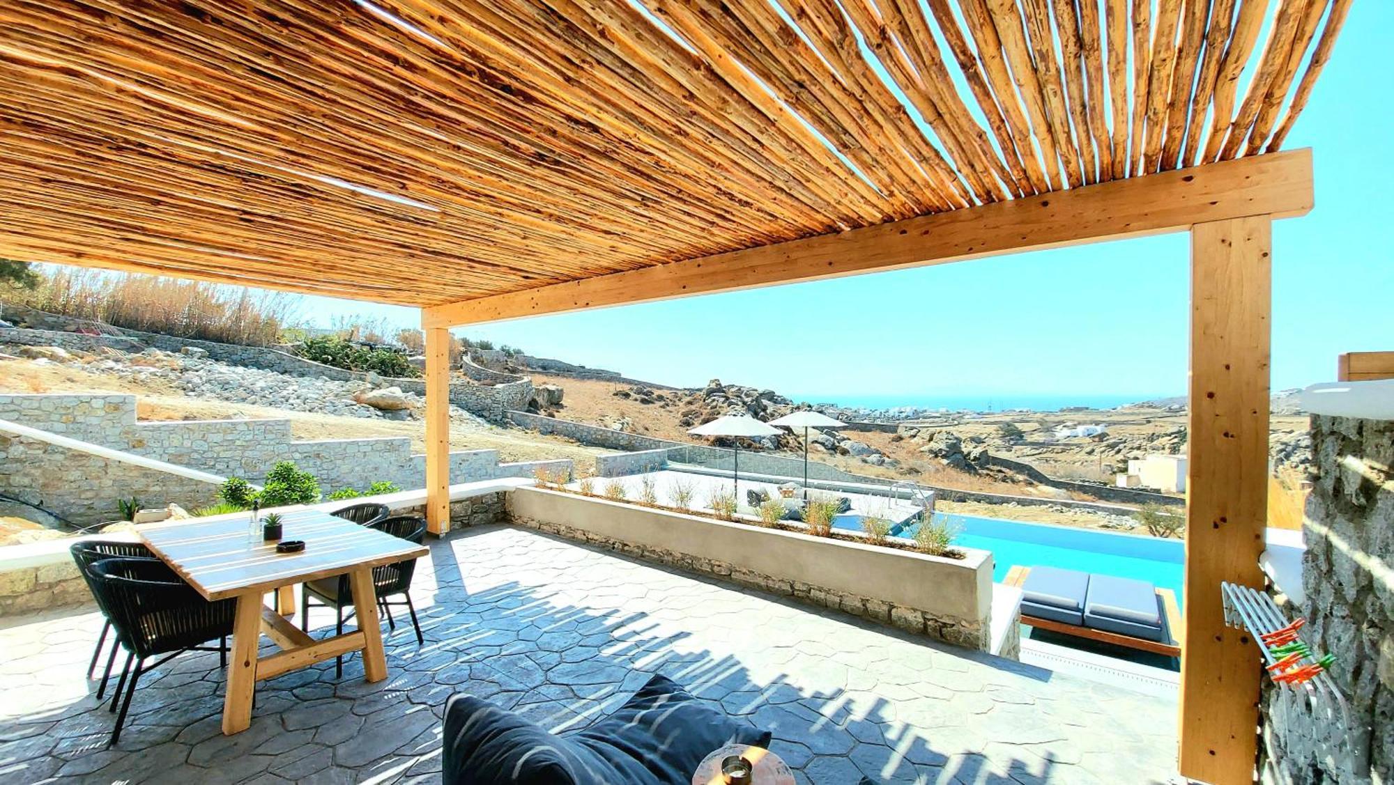 Evi & * Mykonos Town