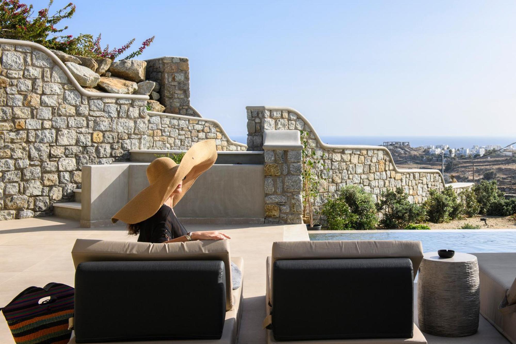 Evi & Mykonos Town